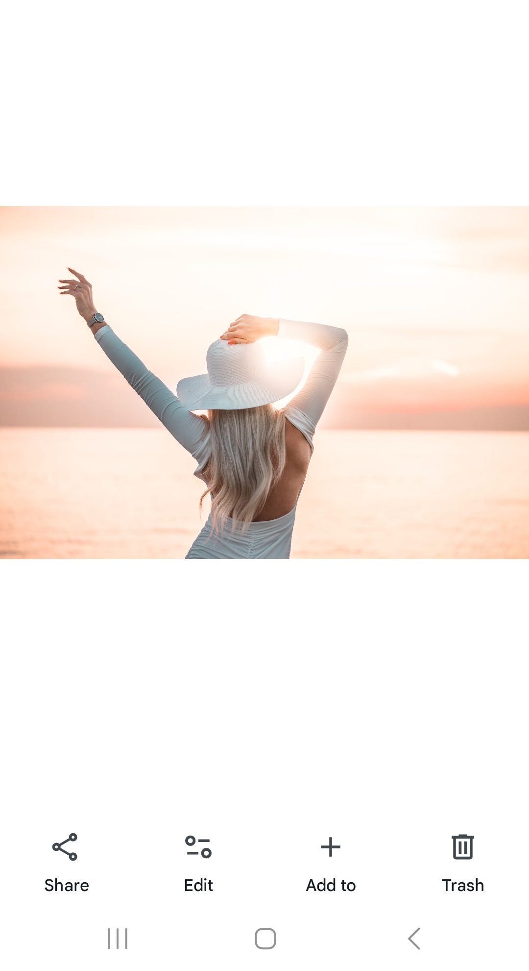 Natalie, founder of Divine Botanica Beauty